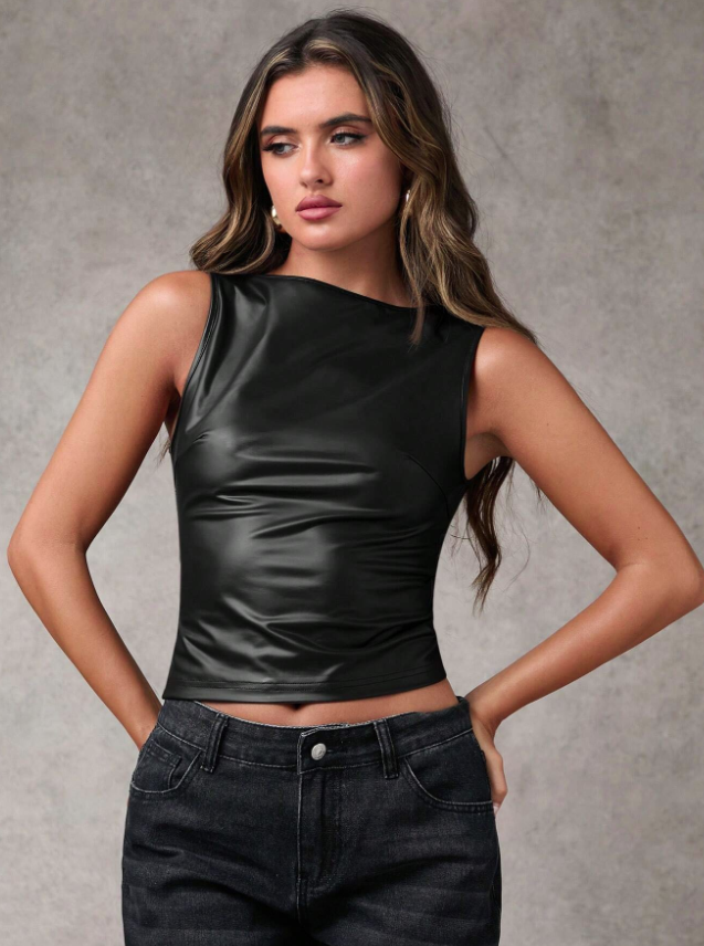 Blusa Negra tipo Vinil